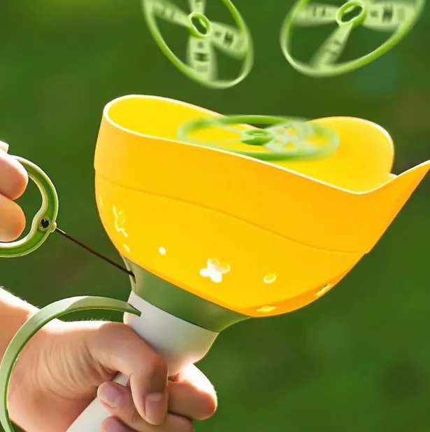 Manual Handheld Flying Saucer Game Toy